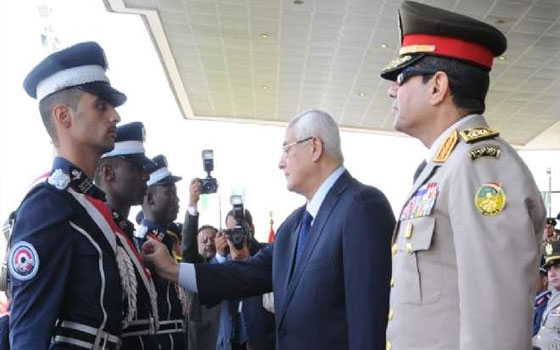   مصر اليوم - الفريق السيسي يصدق على قبول دفعة جديدة في الكليات الحربية