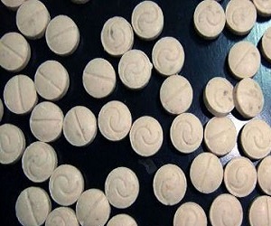 مصر اليوم - ضبط كمية من الحبوب المخدرة مع مسافر كويتي في مطار بيروت