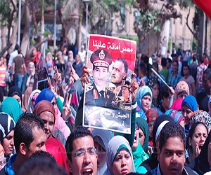   مصر اليوم - مؤيدو السيسي ينظمون وقفة بوسط القاهرة تدعو لترشحه للإنتخابات الرئاسية