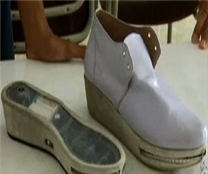   مصر اليوم - جائزة ذهبية لطفل يخترع حذاء مضاد للتحرش الجنسي