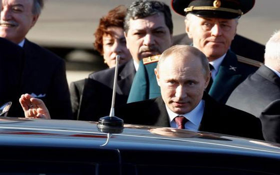   مصر اليوم - منصور يوجّه دعوة إلى بوتين لزيارة مصر ويؤكّد استمرار دعم العلاقات الثنائيّة