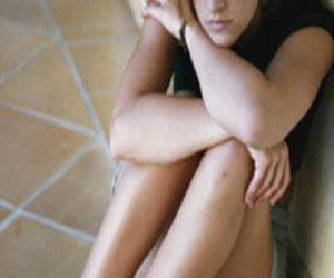   مصر اليوم - طالبة تقطع رأس طفلها الذي ولد ميتاً وتخفية في الثلاجة