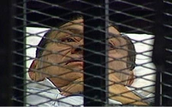   مصر اليوم - جنايات القاهرة تواصل جلساتها السّرّيّة في محاكمة القرن المتّهم فيها مبارك