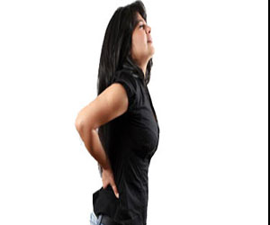   مصر اليوم - الانحناء والالتواء المفاجئ يسببان مشاكل في العمود الفقرى