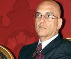   مصر اليوم - سلماوي يُؤكِّد على ضرورة حماية منصب وزير الدفاع بقانون في الدستور الجديد