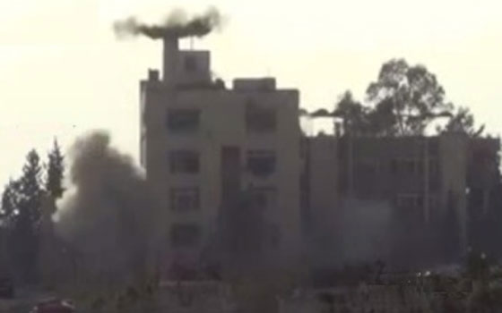   مصر اليوم - مقتل 3 عمداء ولواء في تفجير مبنى إدارة المركبات العسكرية التابع لقوات النظام قرب حرستا