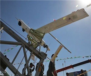   مصر اليوم - إيران تزيح الستار عن أحدث طائراتها بدون طيار الإثنين