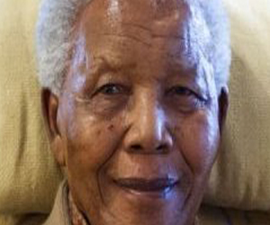   مصر اليوم - نلسون مانديلا غير قادر على التواصل الا بالاشارات