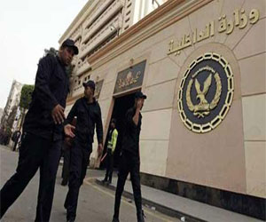   مصر اليوم - تشييع جثمان الشهيد مبروك من مسجد الشرطة في الدرّاسة