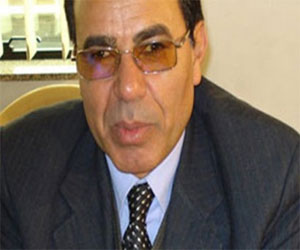   مصر اليوم - رئيس اتّحاد العمّال المصريّ يدرس الانسحاب من لجنة الخمسين