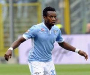   مصر اليوم - فيورنتينا يرغب فى شراء اونزاى لاعب خط وسط لاتسيو الإيطالي