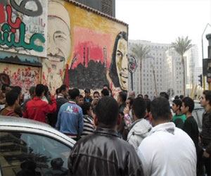   مصر اليوم - مؤيدو الجيش يحتلون ميدان الساعة والإخوان في حالة ارتباك