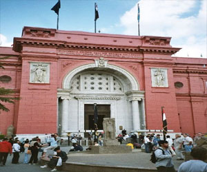   مصر اليوم - المتحف المصري يستقبل أحدث أجهزة الليزر لترميم الأثار