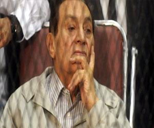   مصر اليوم - وصول مبارك إلى مقر أكاديميّة الشرطة