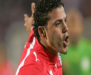 مصر اليوم - عمروذكى يسجل هدف الفراعنة الأول في شباك غانا