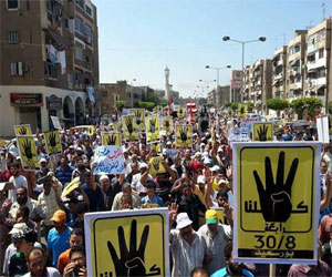   مصر اليوم - أنصار الإخوان  في سوهاج يستعدون للخروج في مسيرة من مسجد أنصار السنة