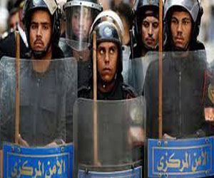 مصر اليوم - احتياطات أمنية وإجراءات مشددة أمام المدارس والكنائس والمنشآت الحكومية في دمياط