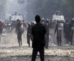   مصر اليوم - بدء توافد المتظاهرين أمام ديوان محافظة القليوبية لإحياء ذكرى محمد محمود