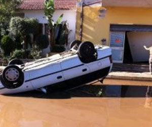   مصر اليوم - 17قتيلًا في فيضانات أستثنائية تضرب جزيرة سردينيا