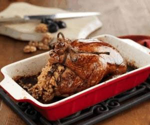   مصر اليوم - دجاج محمّص مدهون بدبس الرمّان ومحشو بالفريكه