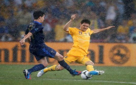   مصر اليوم - الديوك الفرنسية تغتال الحلم الأوكراني بثلاثية تاريخية في عاصمة الجن والملائكة 