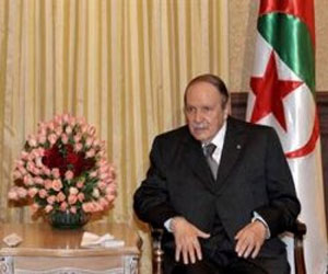   مصر اليوم - الرئيس بوتفليقة يبعث برسالة تشجيعية إلى المنتخب الوطني عشية المقابلة الفاصلة