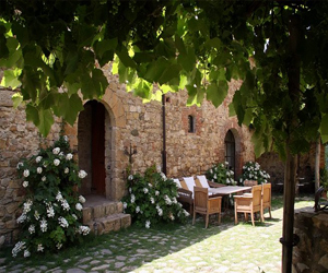 مصر اليوم - منتجع فاخر وسط سهول توسكانا في إيطاليا