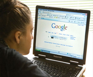   مصر اليوم - 61% من البريطانيين يتجسسون على رسائل أطفالهم الإلكترونية