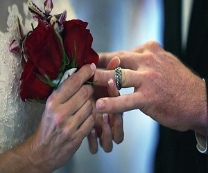   مصر اليوم - تغيب العريس عن الزفاف  فتزوجت أحد الضيوف