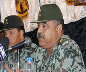   مصر اليوم - قائد الجيش الثاني يتوجَّه إلى مكان حادث استهداف الجنود المصريّين