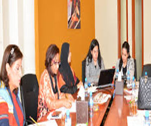   مصر اليوم - اجتماع في سُوهاج بين مُنظمات المُجتمع المدني لمناقشة تمكين المرأة المُعاقة سياسيًا