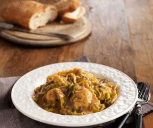   مصر اليوم - رافيولي لحم العجل بالتوابل في صلصة مرق اللّحم بإكليل الجبل