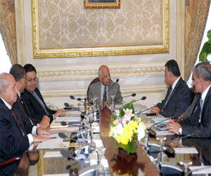   مصر اليوم - مجلس الوزراء يعقد اجتماعًا لبحث عدد من التقارير وجهود إعادة وتحقيق الاستقرار