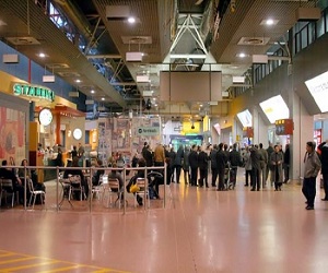   مصر اليوم - بريطانيا تعمم استخدام اجهزة مسح متطورة على أكبر مطاراتها لمخاوف امنية