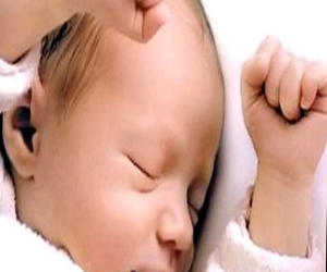   مصر اليوم - طفل صينى يعود إلى الحياة ويصيب عائلته بالرعب أثناء تشييع جنازته