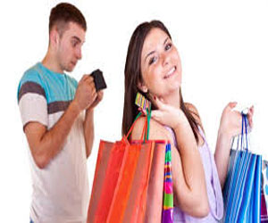   مصر اليوم - المرأة الجميلة هي الأكثر إسرافًا للمال