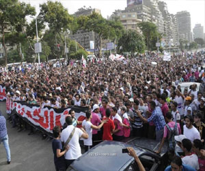مصر اليوم - مسيرة لأولتراس وايت نايتس في السويس للمطالبة بالقصاص للشهداء