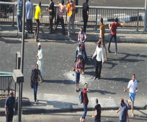   مصر اليوم - مناوشات بين مؤيدي مرسي وقوات الأمن  في أسوان