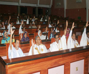   مصر اليوم - بدء تصويت أفراد القوات المسلحة وقوات الأمن الموريتانية لانتخاب برلمان ومجالس بلدية