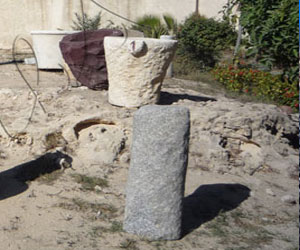   مصر اليوم - العثور على فيلا مزخرفة بالرخام الملون والفسيفساء أثناء عمليات حفر