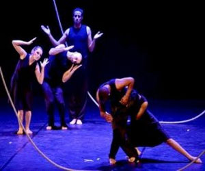 مصر اليوم - فرق راقصة تستعرض فلسفة الحياة في المهرجان