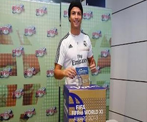 مصر اليوم - رونالدو يختار أفضل تشكيلة في العالم لعام 2013