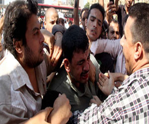   مصر اليوم - مقتل عامل وإصابة ربة منزل بكسر باليد في مشاجرة في المحلة