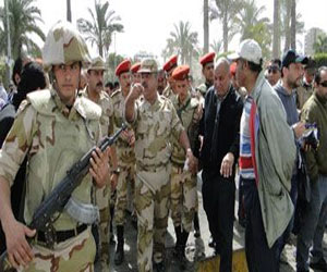   مصر اليوم - قائد الجيش الثاني يتفقد عناصر وقوات التأمين في شمال سيناء