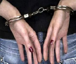   مصر اليوم - سجن معلمة لممارستها الجنس مع طالبة