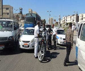 مصر اليوم - القبض على سائق بحوزته سيارة مسروقة في القاهرة الجديدة