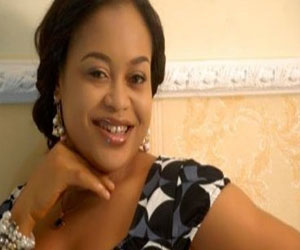   مصر اليوم - ممثلة نيجيرية شهيرة تعتنق الإسلام  ولم يجبرها أحدًا على ذلك