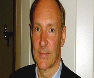   مصر اليوم - مخترع الإنترنت برامج المراقبة تهدد مستقبل الديمقراطية فى العالم