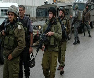 مصر اليوم - الجيش الإسرائيلي يعتقل 3 فلسطينيين اجتازوا السياج الحدودي وسط قطاع غزة