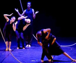 مصر اليوم - فرق راقصة تستعرض فلسفة الحياة في المهرجان المعاصر